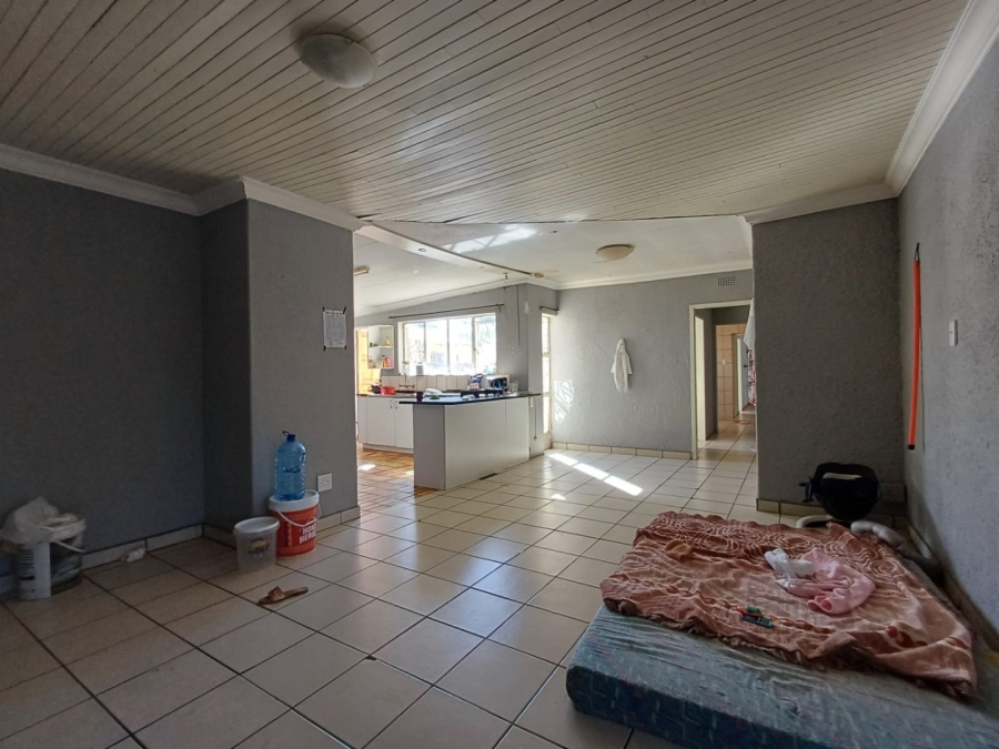 6 Bedroom Property for Sale in Randlespark North West